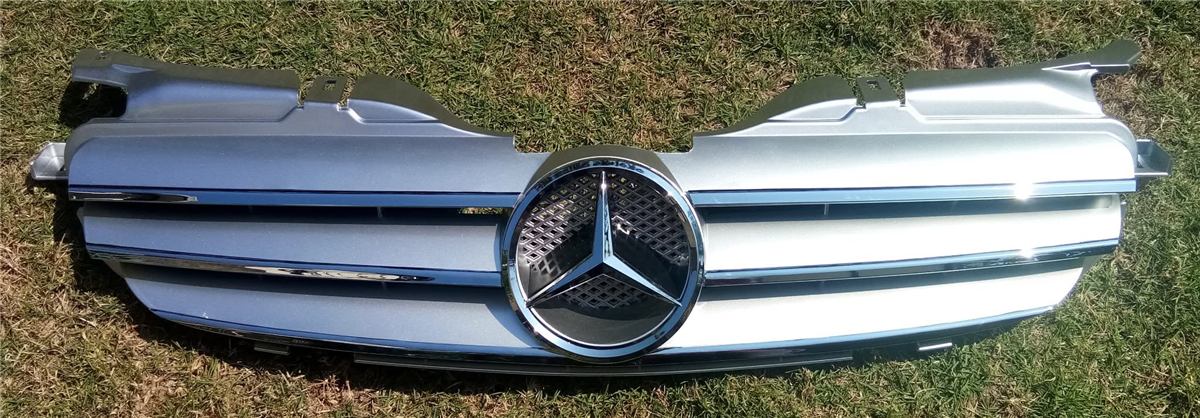 Front Grilles — Silver or Black from the Dr. SLK reference catalog